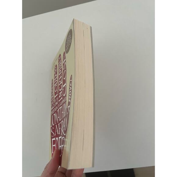 Extremely Loud and Incredibly Close Softcover Book By Jonathan Safran Foer - Picture 4 of 4